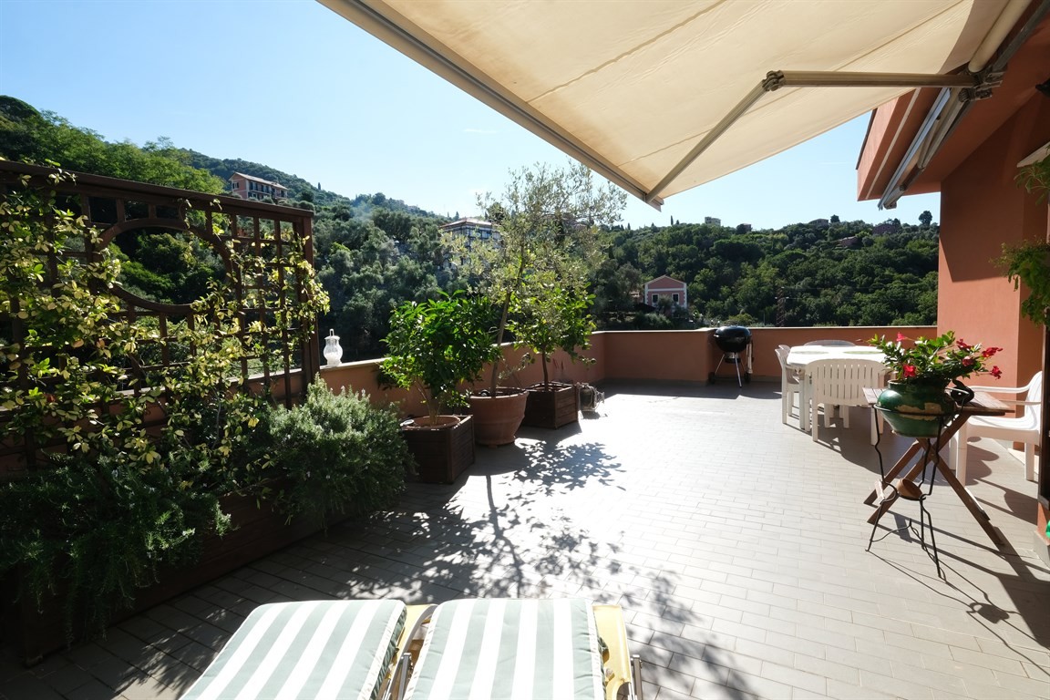 Rapallo, attico con gran terrazzo e vista mare